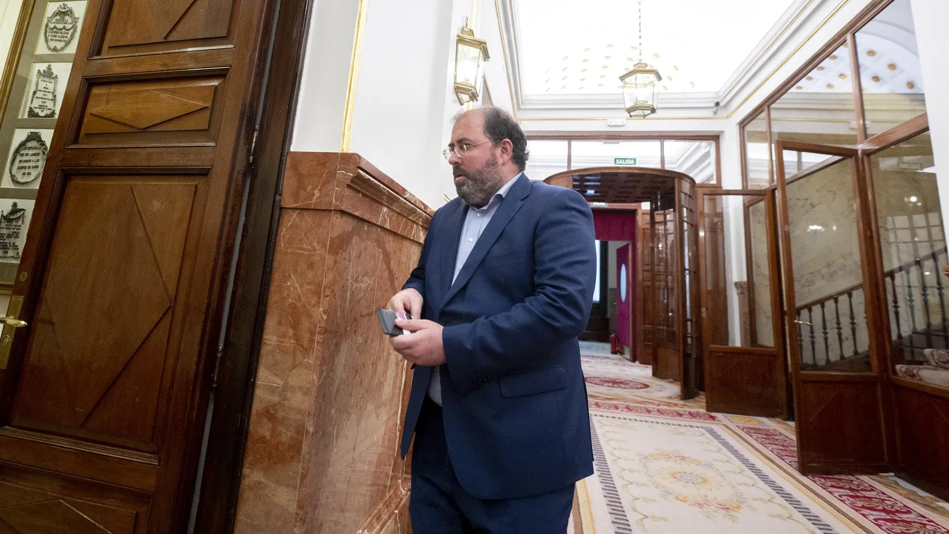 El diputado del PP, Alberto Casero, a su llegada a una sesión plenaria 