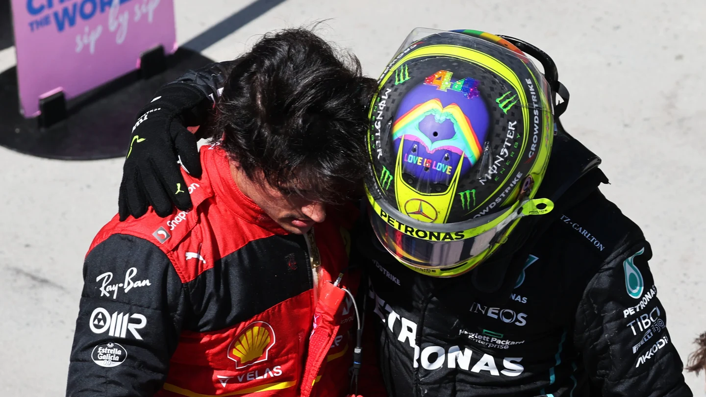 Carlos Sainz y Lewis Hamilton Carlos Sainz y Lewis Hamilton