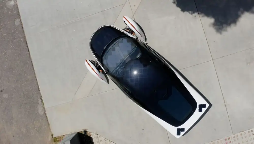 SEV coche solar más de 1.000 kilómetros autonomía