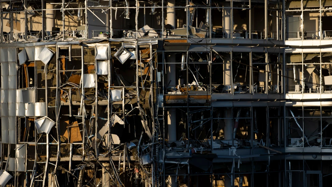 Vista de un edificio destruido en el centro de la ciudad de Járkov (Ucrania)/ EFE/Orlando Barría