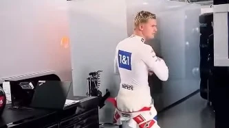 El divertido lapsus de Mick Schumacher en Canadá: ¿qué hacía en el box de Mercedes?