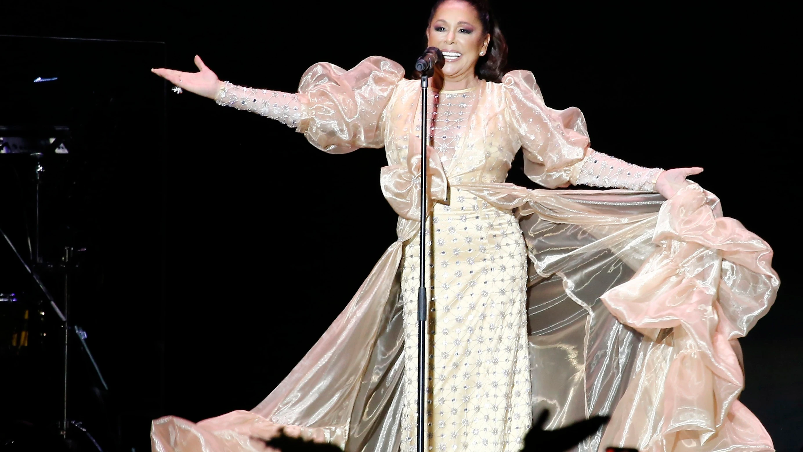 Isabel Pantoja, durante un concierto