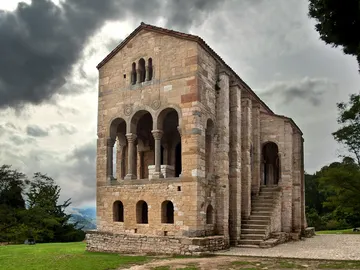 Santa María del Naranco: historia de una de las construcciones más curiosas de Asturias Santa María del Naranco: historia de una de las construcciones más curiosas de Asturias