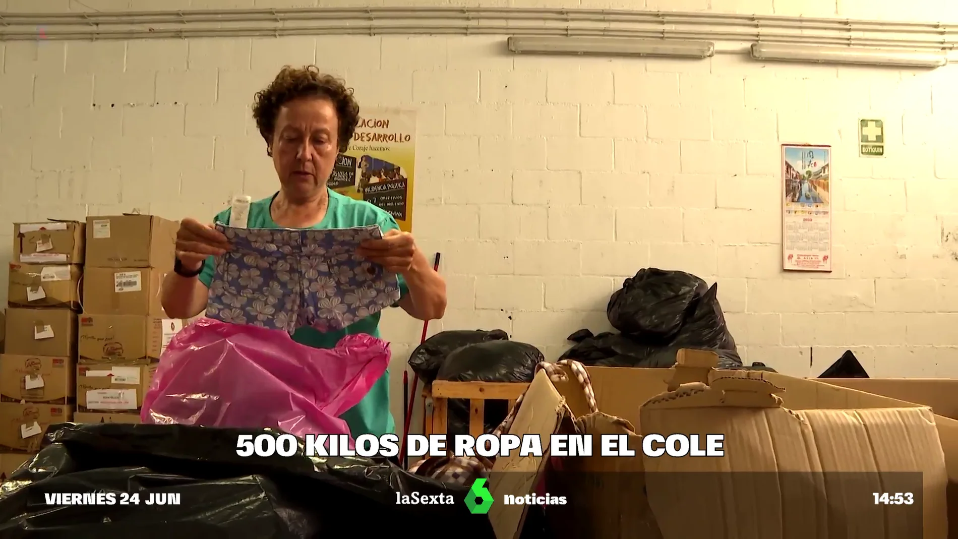 Tiendas de segunda mano de asociaciones benéficas, la 'segunda vida' de la  ropa que se olvidan los niños de un colegio de Sevilla cada curso
