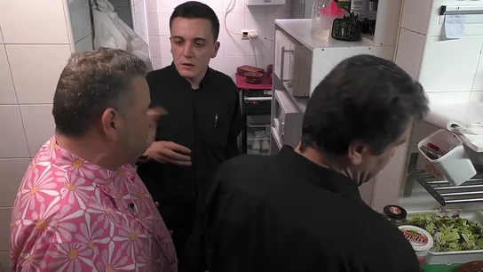 Así fue la pesadilla de Alberto Chicote en A la parrilla: le mandaron a "tomar por culo" por hacer "el indio por la tele" Así fue la pesadilla de Alberto Chicote en A la parrilla: le mandaron a "tomar por culo" por hacer "el indio por la tele"