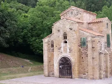 Iglesia de San Miguel de Lillo: historia y datos curiosos que no te dejarán indiferente