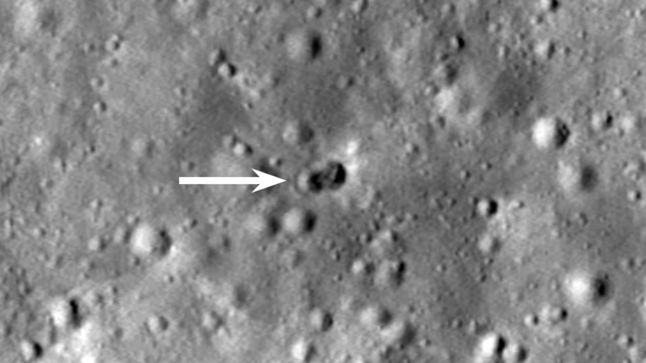 Rakieta, która uderzyła w księżyc, pozostawiła na jego powierzchni podwójny krater