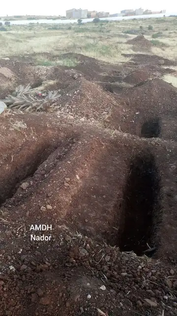 AMDH Nador denuncia que se cavan tumbas para enterrar a los migrantes fallecidos en el salto a la valla de Melilla AMDH Nador denuncia que se cavan tumbas para enterrar a los migrantes fallecidos en el salto a la valla de Melilla