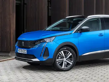 El Peugeot 3008 contará con una motorización con hibridación ligera El Peugeot 3008 contará con una motorización con hibridación ligera