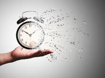 Reloj desintegrándose Reloj desintegrándose