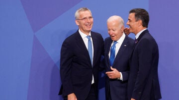 Jens Stoltenberg, Joe Biden y Pedro Sánchez, en la cumbre de la OTAN