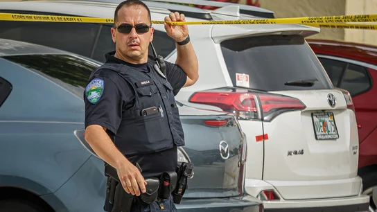Un niño de ocho años mata con la pistola de su padre a un bebé y hiere a una niña en Florida Un niño de ocho años mata con la pistola de su padre a un bebé y hiere a una niña en Florida