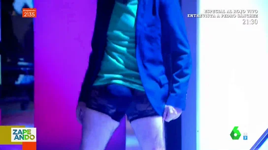 El sensual baile de Dani Mateo en calzoncillos que deja alucinada a Valeria Ros: "¡Vaya trabuco!, ¿quién es este tío?" El sensual baile de Dani Mateo en calzoncillos que deja alucinada a Valeria Ros: "¡Vaya trabuco!, ¿quién es este tío?"