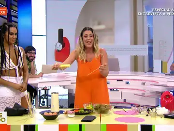 Valeria Ros se convierte en Gipsy Chef para cocinar en directo un &#39;polo de tortilla&#39; y fruta helada