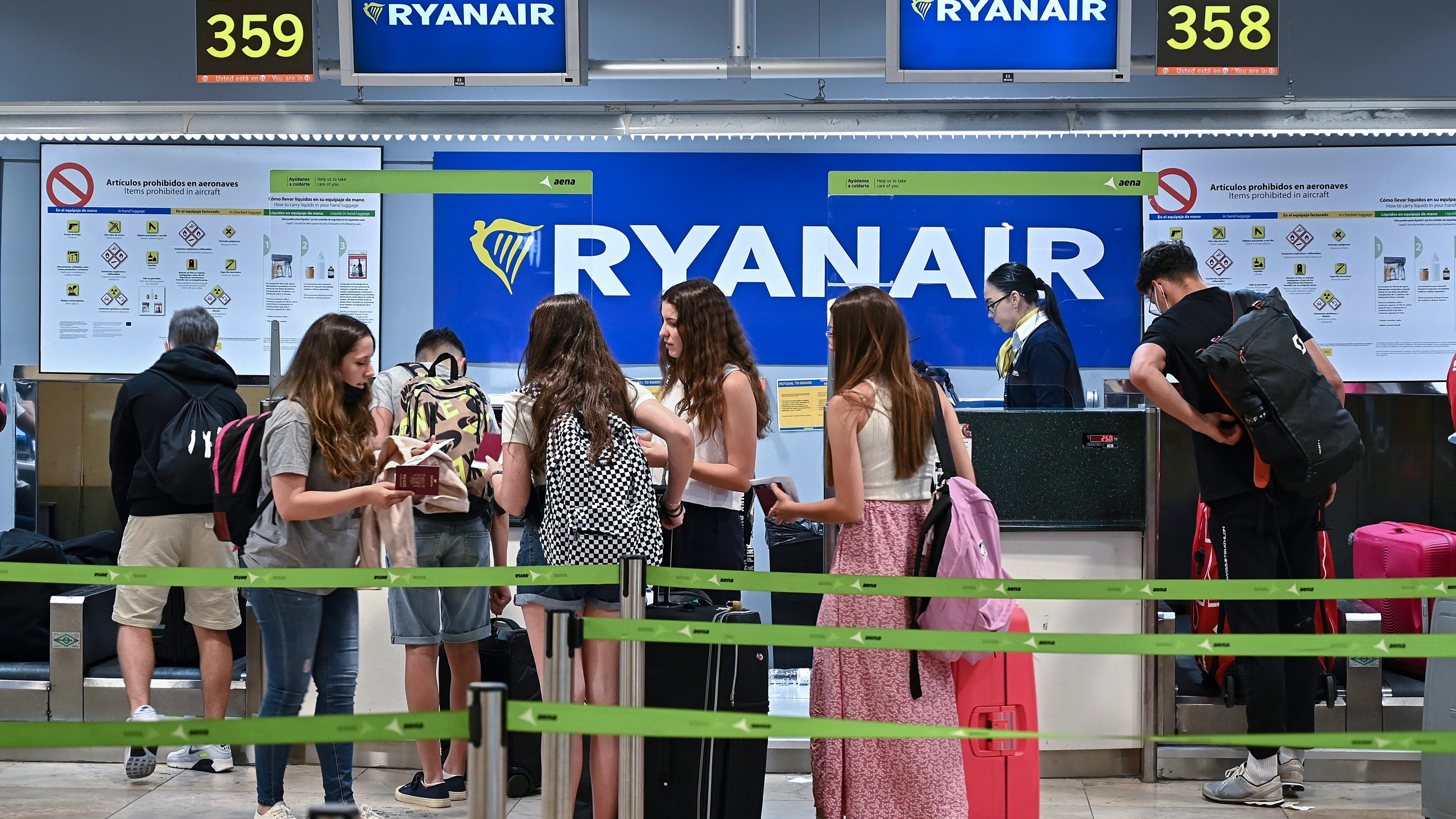 Huelga en Ryanair: diez vuelos cancelas y 14 con retrasos en la quinta jornada de paros