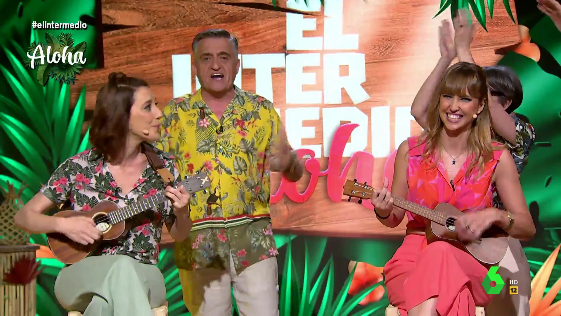 La legendaria actuación de Sandra Sabatés y Cristina Gallego tocando el ukelele en directo en El Intermedio: "Don't worry, be happy"