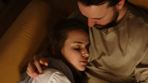 Quedarse dormido con tu pareja Quedarse dormido con tu pareja
