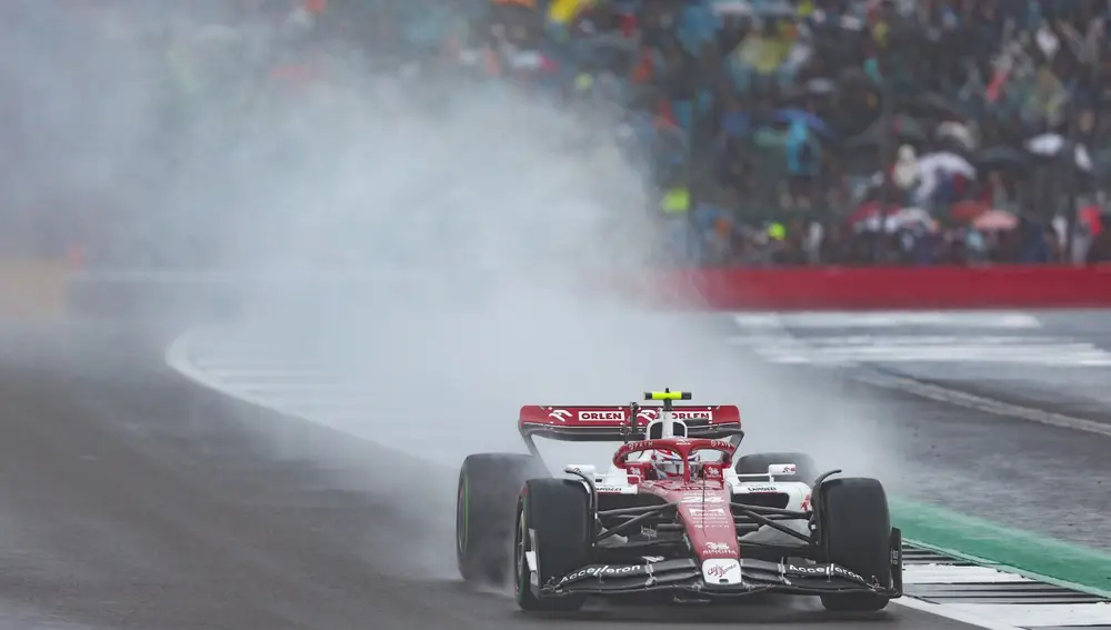 La lluvia marcó la clasificación en Silverstone