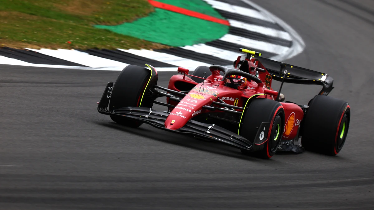 Carlos Sainz, con el Ferrari