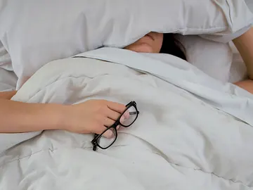 Una mujer durmiendo Una mujer durmiendo