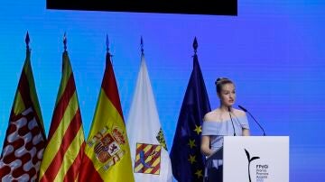 La princesa Leonor pronuncia un discurso durante la ceremonia de entrega de los Premios Fundación Princesa de Girona.