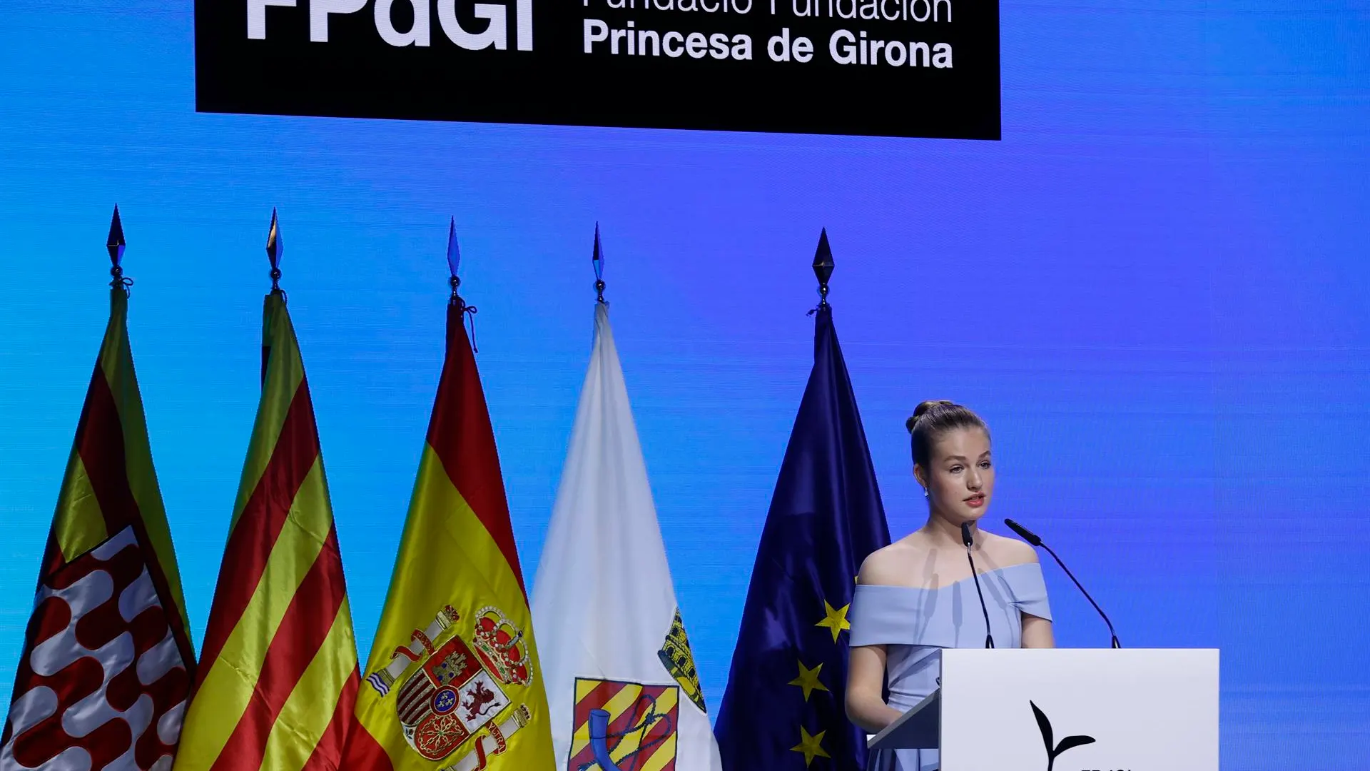 La princesa Leonor pronuncia un discurso durante la ceremonia de entrega de los Premios Fundación Princesa de Girona.
