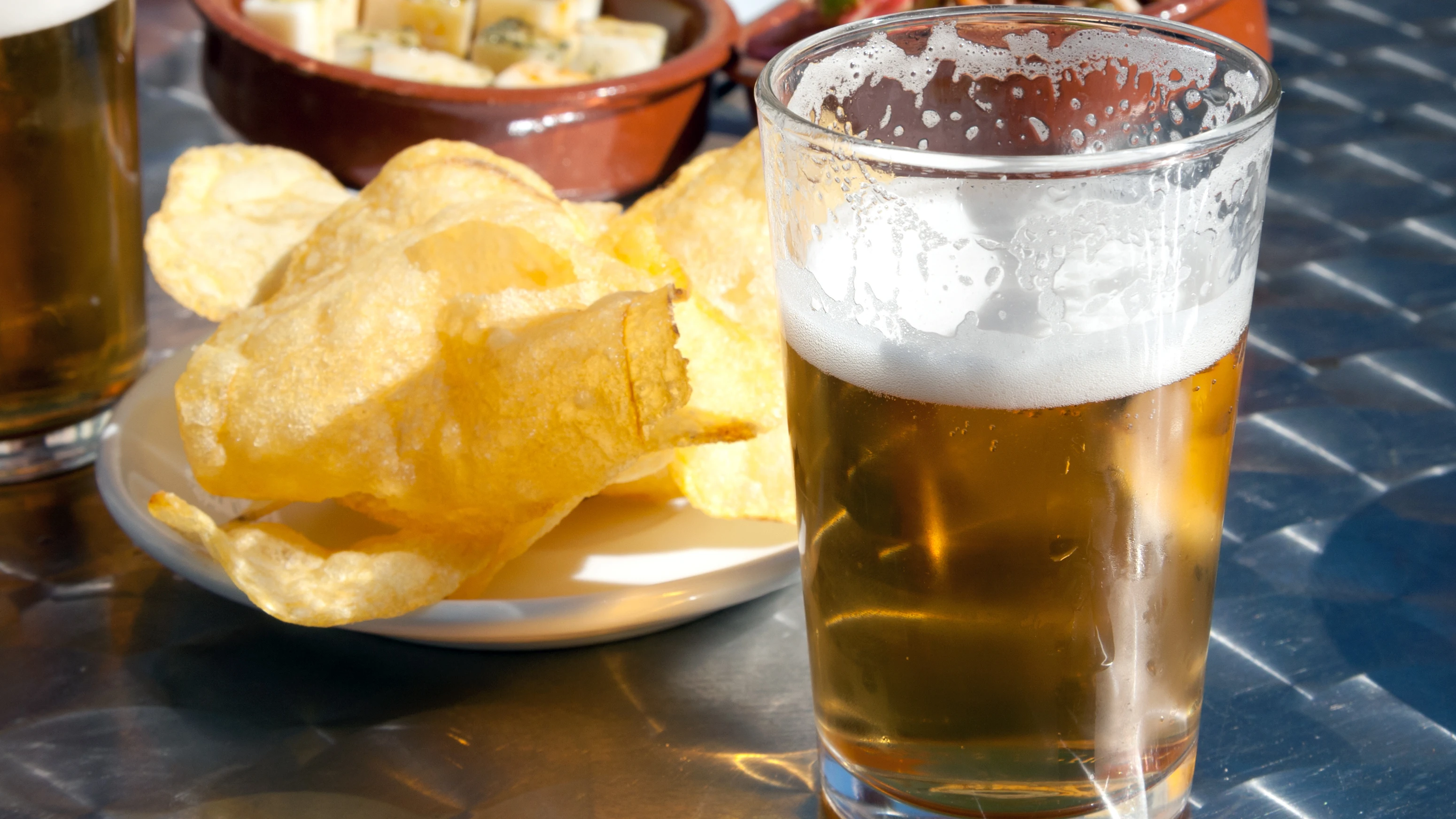 Imagen de archivo de una cerveza en un bar