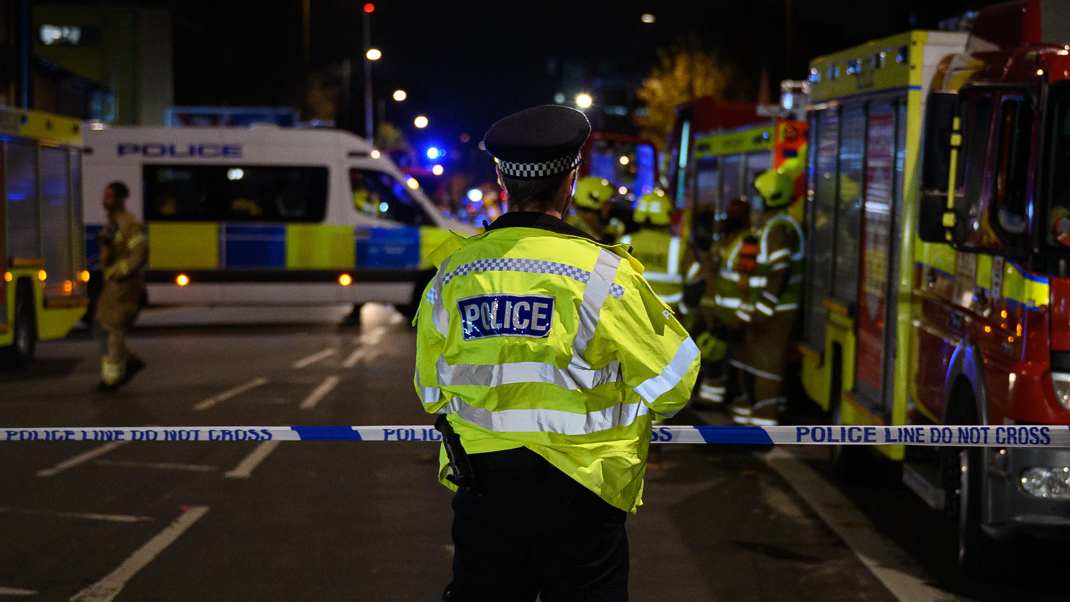 Detenido un hombre tras apuñalar a dos policías en el centro de Londres