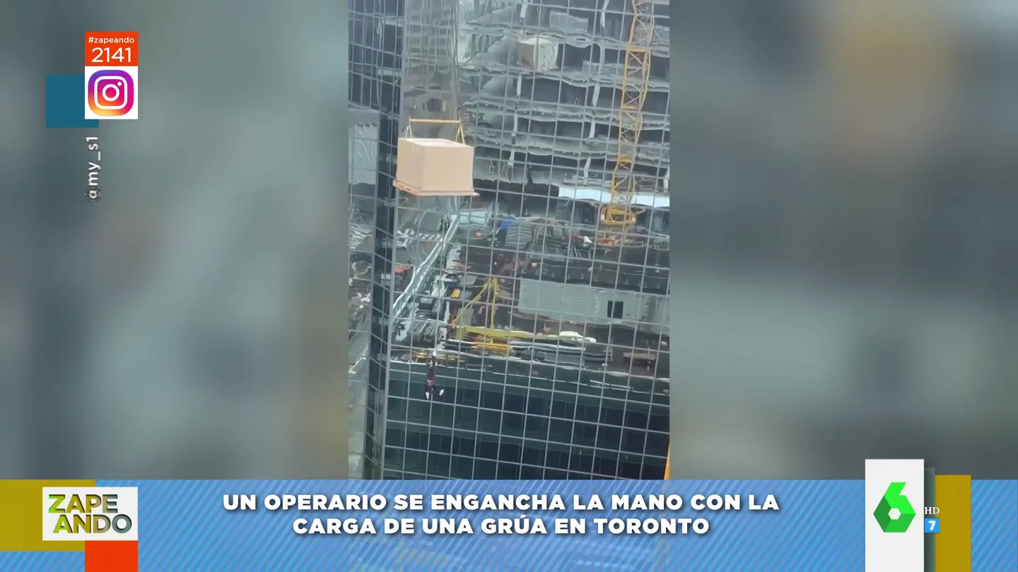 Vídeo viral de un hombre colgado de una grua Vídeo viral de un hombre colgado de una grua