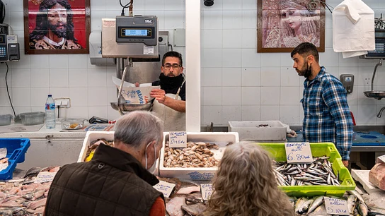 Ya se puede pedir la ayuda 'antinflación' de 200 euros: ¿cómo solicitarla? Ya se puede pedir la ayuda 'antinflación' de 200 euros: ¿cómo solicitarla?