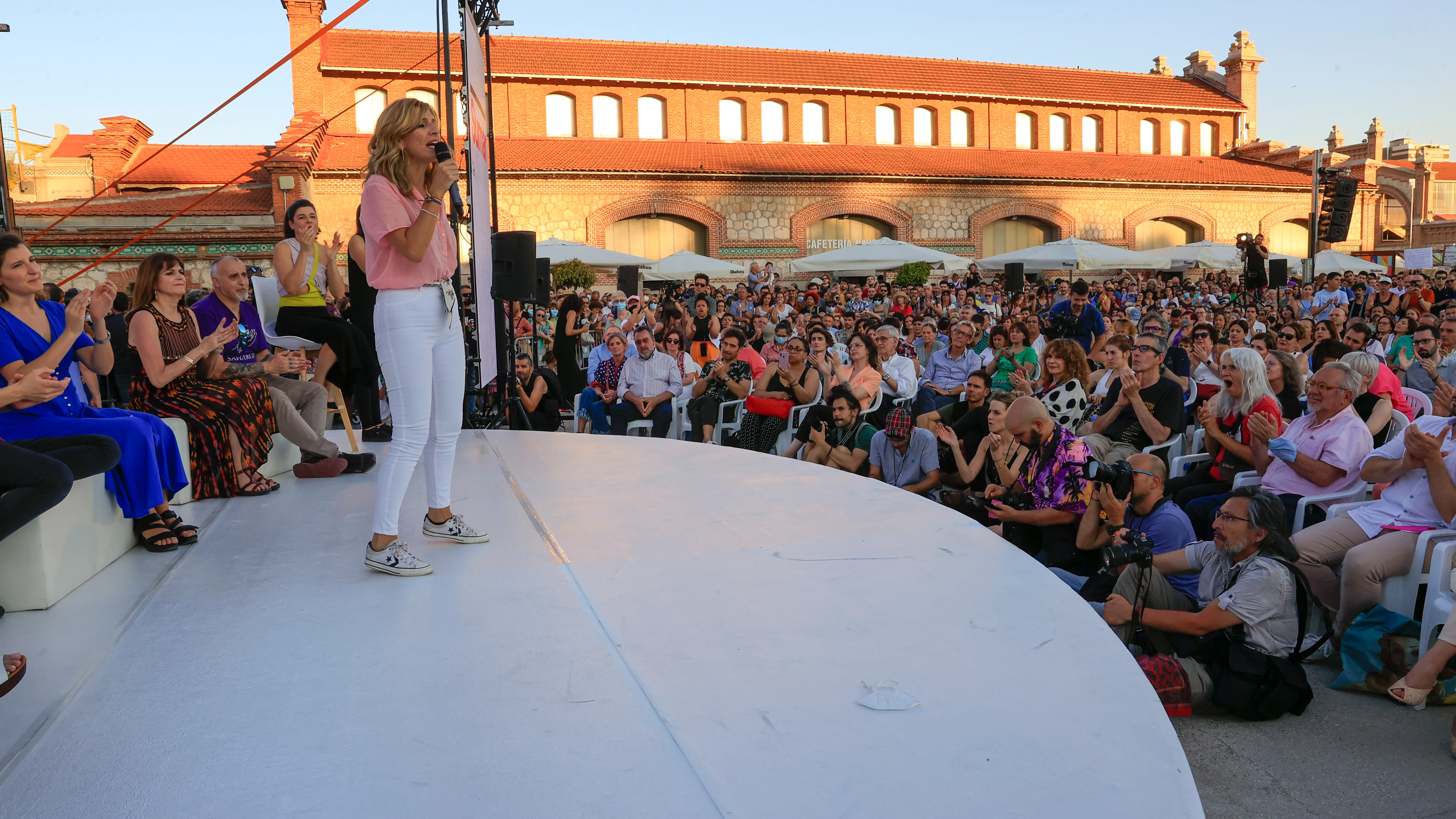 Caras conocidas y ausencia de políticos: así fue la presentación de 'Sumar', el proyecto político de Yolanda Díaz