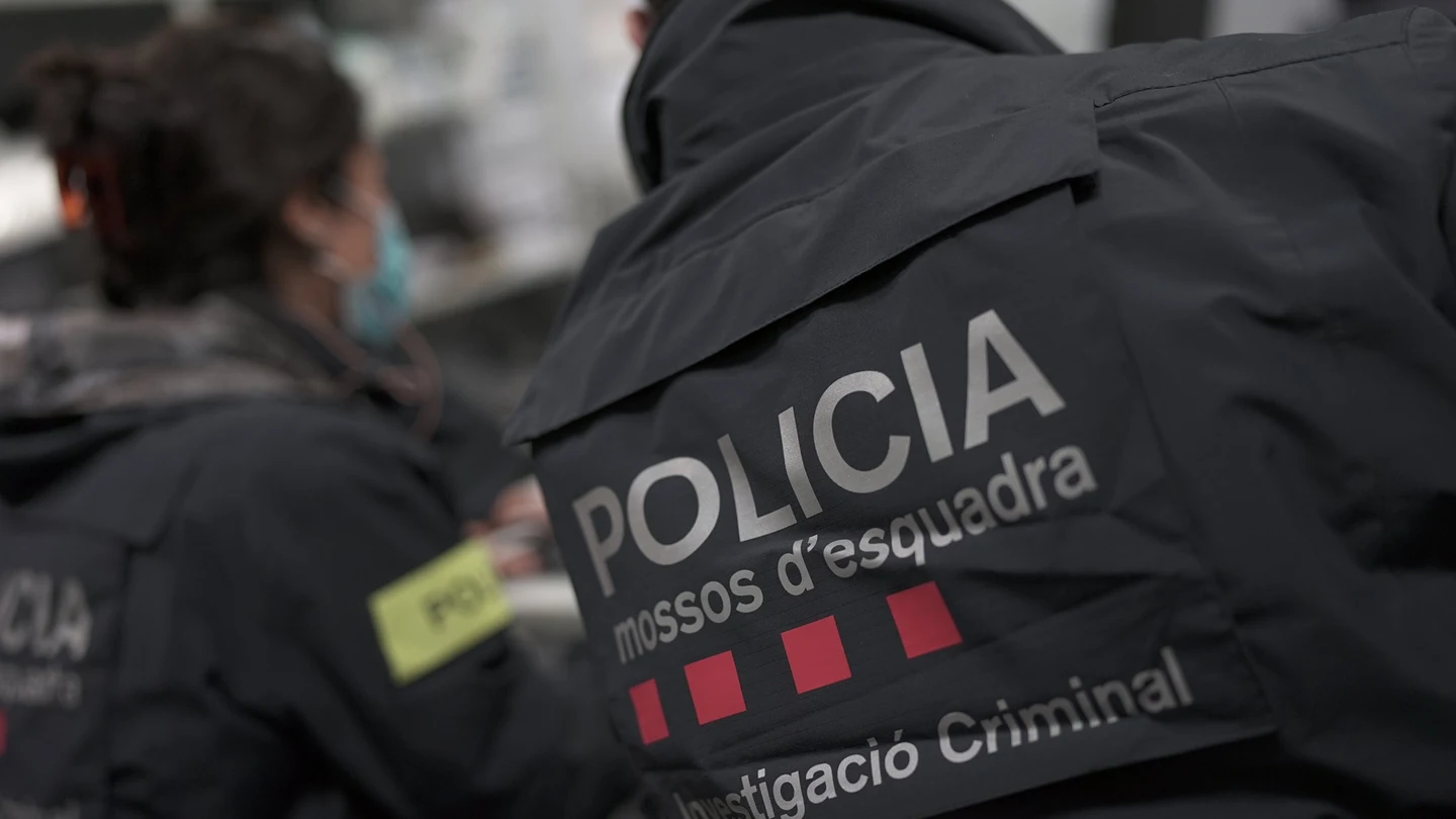 Detienen a un hombre en Amposta (Tarragona) acusado de apuñalar a su pareja Detienen a un hombre en Amposta (Tarragona) acusado de apuñalar a su pareja