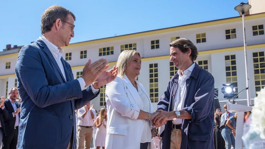 Alberto Núñez Feijóo, José María Aznar y la hermana del concejal asesinado por ETA en Ermua, Marimar Blanco Alberto Núñez Feijóo, José María Aznar y la hermana del concejal asesinado por ETA en Ermua, Marimar Blanco