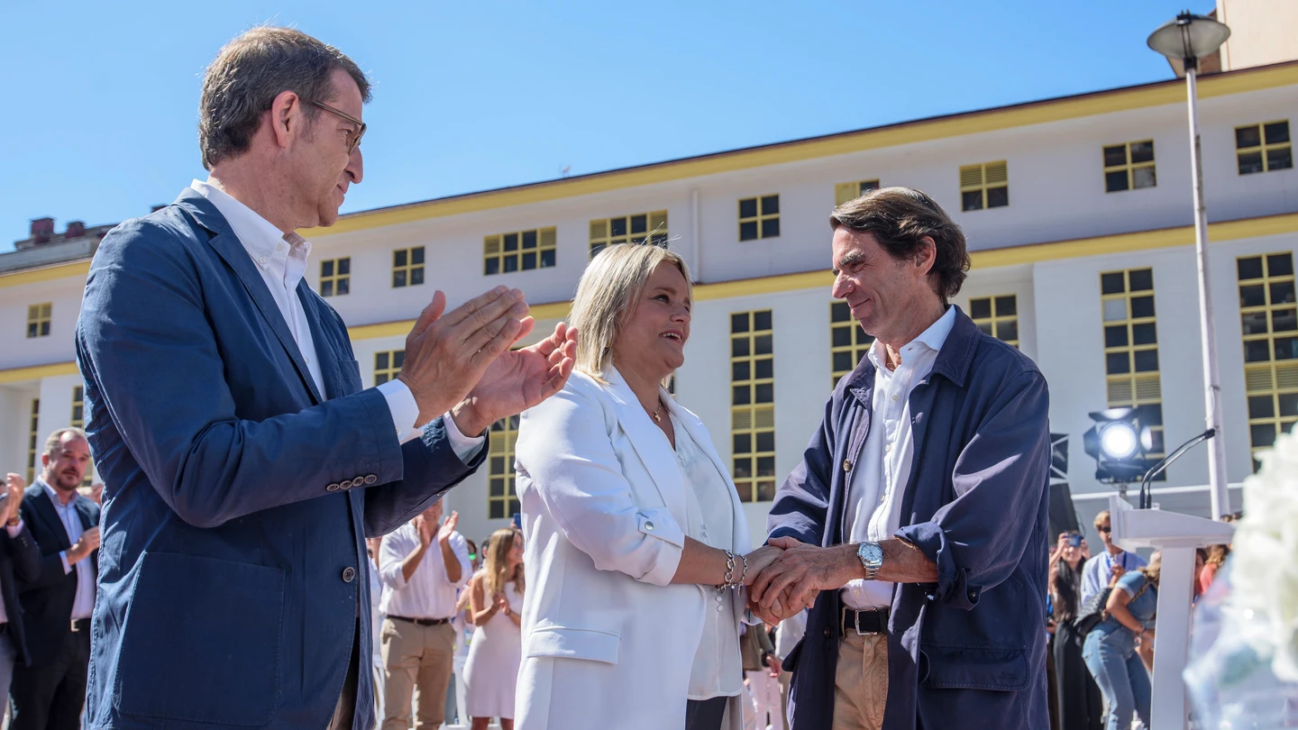 Alberto Núñez Feijóo, José María Aznar y la hermana del concejal asesinado por ETA en Ermua, Marimar Blanco Alberto Núñez Feijóo, José María Aznar y la hermana del concejal asesinado por ETA en Ermua, Marimar Blanco