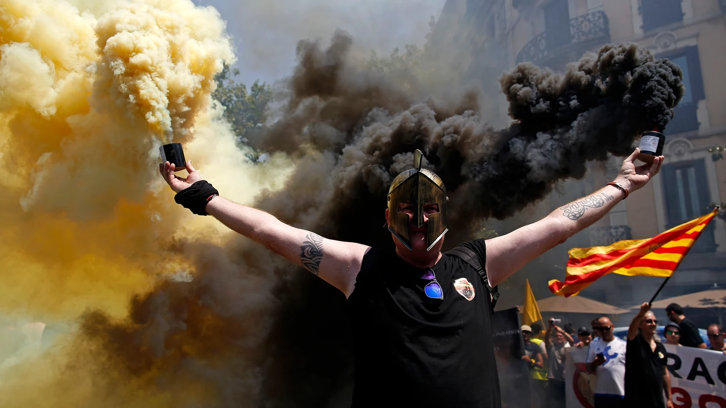 Uber investigó a taxistas e intentó explotar el conflicto en el sector: "La violencia garantiza el éxito" Uber investigó a taxistas e intentó explotar el conflicto en el sector: "La violencia garantiza el éxito"