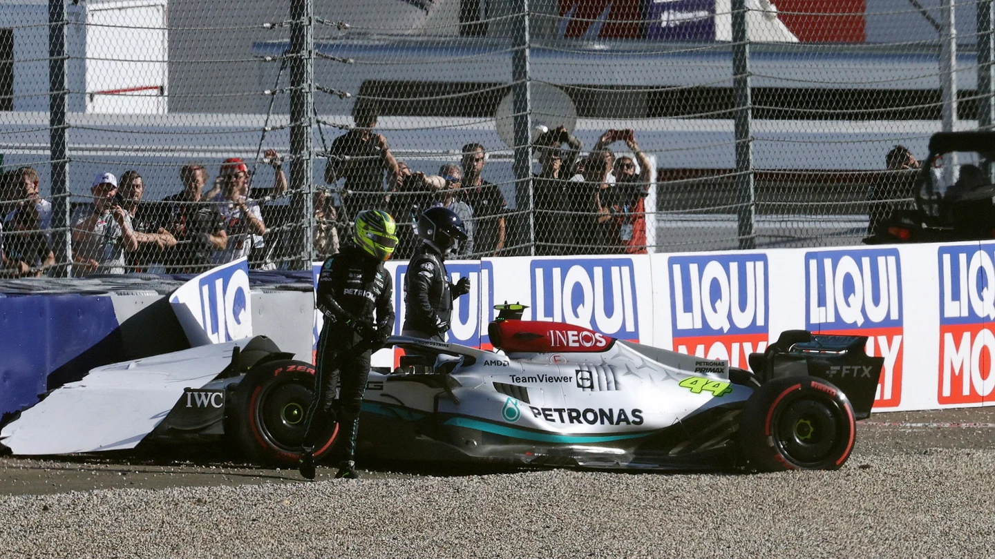Hamilton acaba contra las protecciones en la Q3 del GP de Austria Hamilton acaba contra las protecciones en la Q3 del GP de Austria