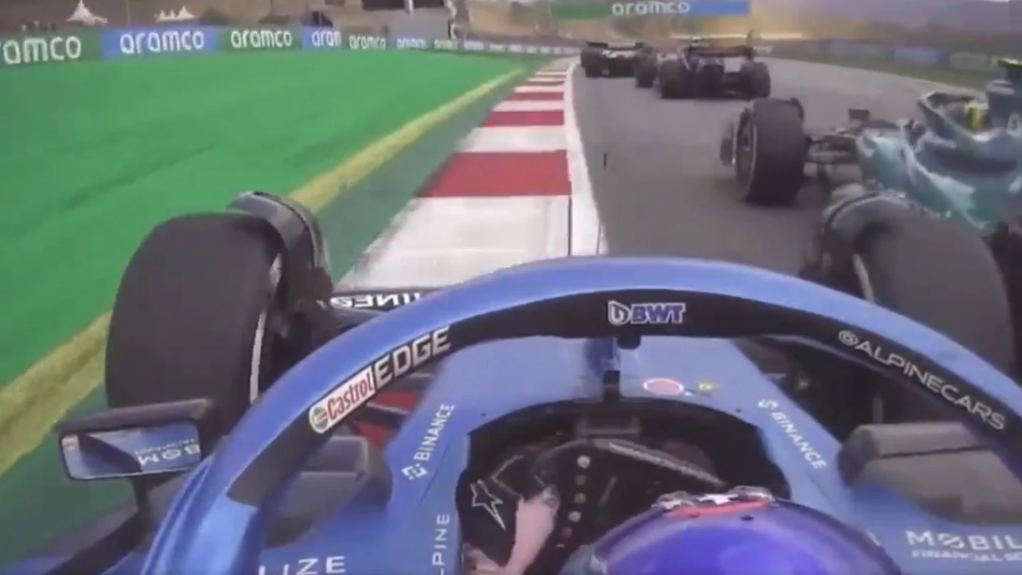 El 'pilla-pilla' entre Fernando Alonso y Sebastian Vettel en Austria El 'pilla-pilla' entre Fernando Alonso y Sebastian Vettel en Austria