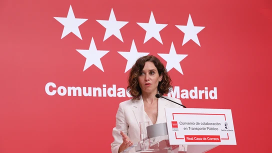 Ayuso confirma que tomó la decisión de las becas sin informar al PP nacional y se queja de que siempre es "la cuestionada" Asegura que actúa con libertad