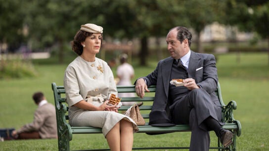  Cecilia Solaguren como Virgilia Mendizabal y Josean Bengoetxea como Nicolás Bizcarrondo, en 'Balenciaga'