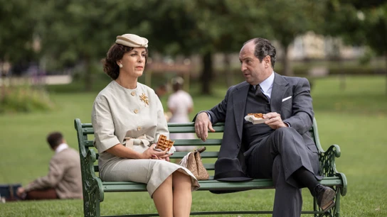 Cecilia Solaguren como Virgilia Mendizabal y Josean Bengoetxea como Nicolás Bizcarrondo, en 'Balenciaga' Cecilia Solaguren como Virgilia Mendizabal y Josean Bengoetxea como Nicolás Bizcarrondo, en 'Balenciaga'