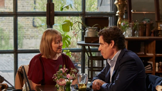 Hannah (Nicola Walker) y Nathan Stern (Stephen Mangan) se enfrentan a su propio divorcio en la T 3 de 'The Split' Hannah (Nicola Walker) y Nathan Stern (Stephen Mangan) se enfrentan a su propio divorcio en la T 3 de 'The Split'