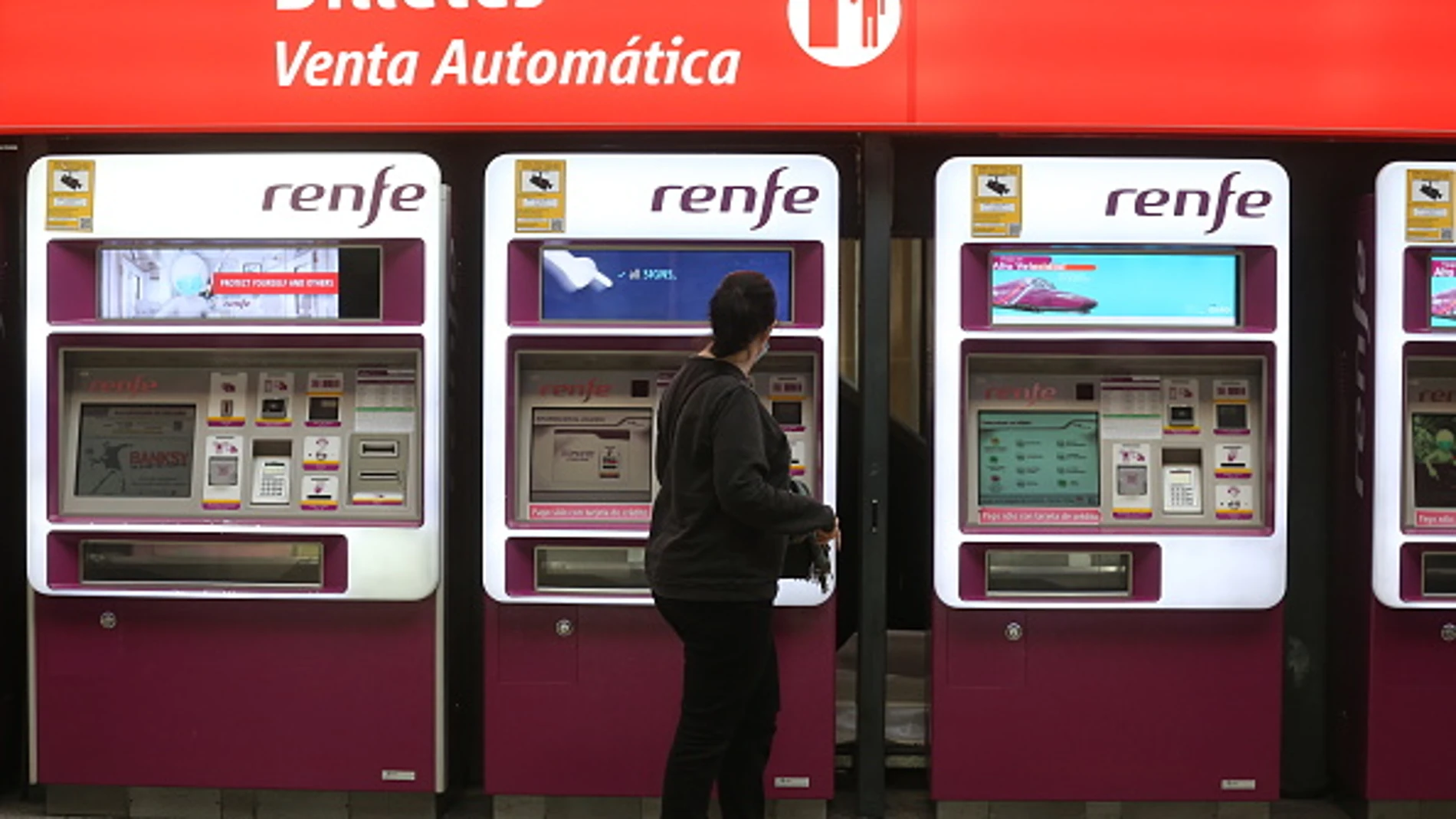 Cómo registrarse en Renfe para obtener el descuento y viajar gratis en trenes de y media distancia