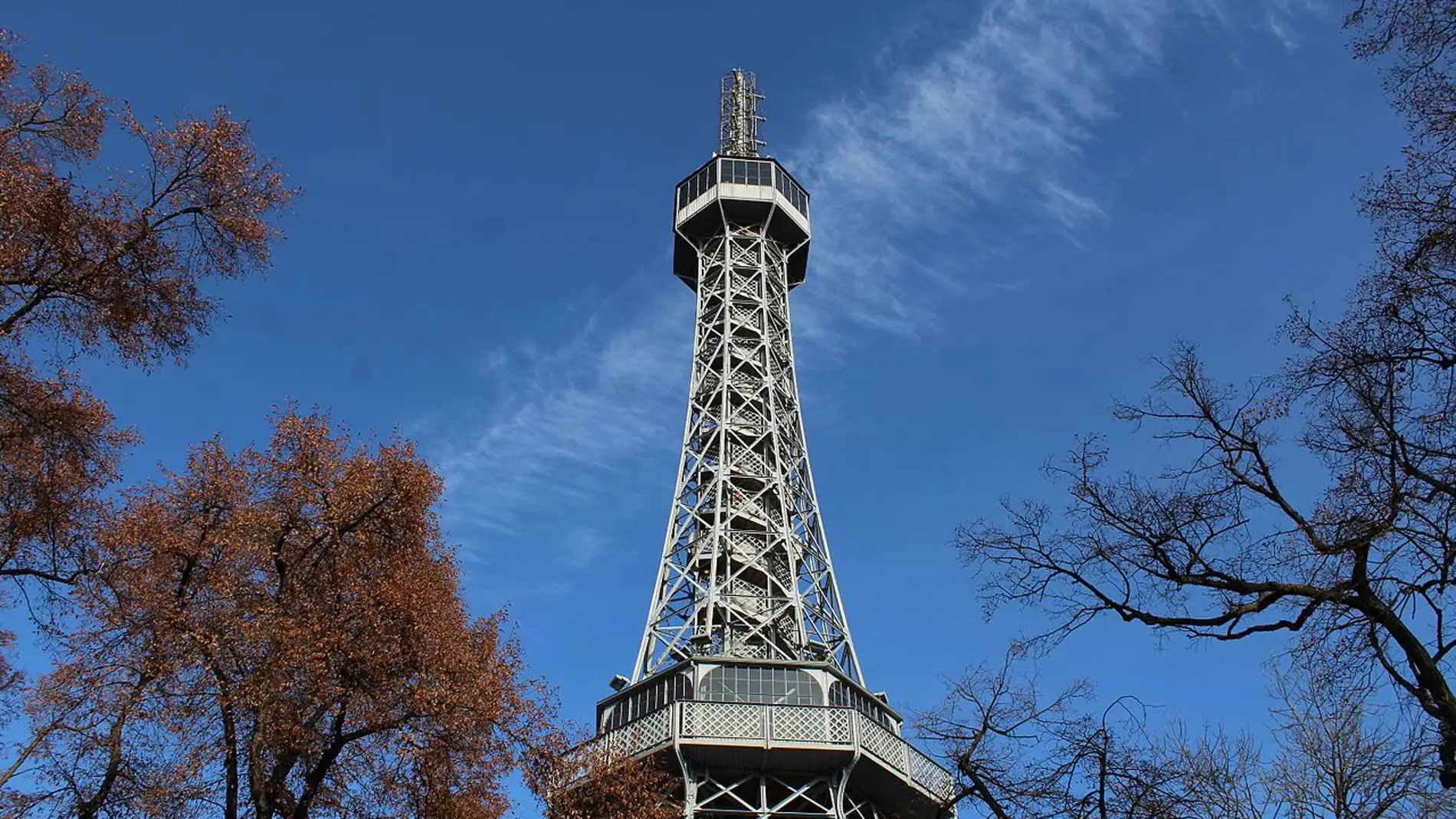 Torre de Observación de Petřín: historia de la torre de Praga que recuerda a la Torre Eiffel