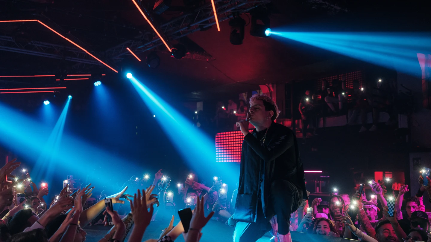 Lorenzo Ferro en el papel de Quimera en la serie de Netflix 'Fanático' Lorenzo Ferro en el papel de Quimera en la serie de Netflix 'Fanático'