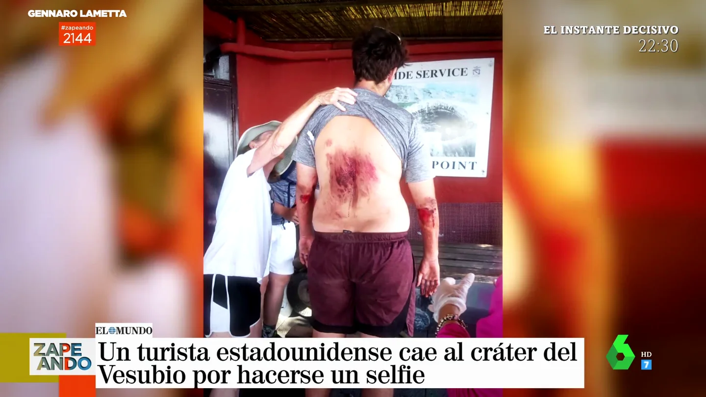 Un joven se cae al cráter del Vesubio al intentar hacerse un selfie Un joven se cae al cráter del Vesubio al intentar hacerse un selfie
