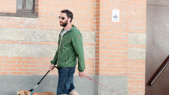 Dani Rovira conmociona las redes sociales con su carta de despedida a su perro: "Entre lágrimas te rindo estas palabras" Dani Rovira conmociona las redes sociales con su carta de despedida a su perro: "Entre lágrimas te rindo estas palabras"