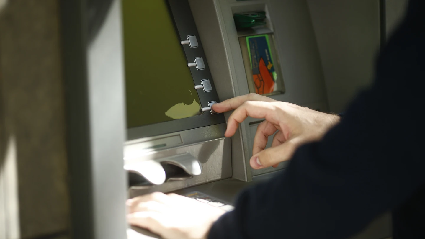 Este es el nuevo límite de dinero que se puede sacar del cajero Este es el nuevo límite de dinero que se puede sacar del cajero