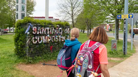 Mujeres haciendo el Camino de Santiago Mujeres haciendo el Camino de Santiago