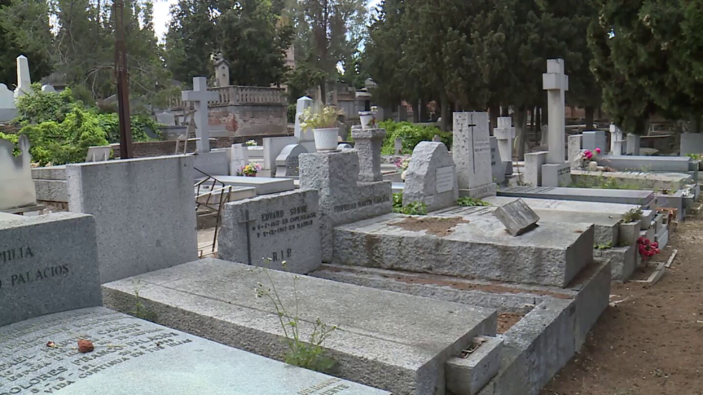 Guía de Almudena Grandes: Cementerio civil de Madrid Guía de Almudena Grandes: Cementerio civil de Madrid