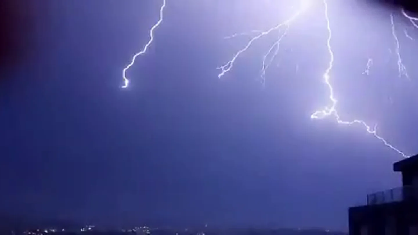 Imágenes de espectaculares rayos en A Coruña Imágenes de espectaculares rayos en A Coruña